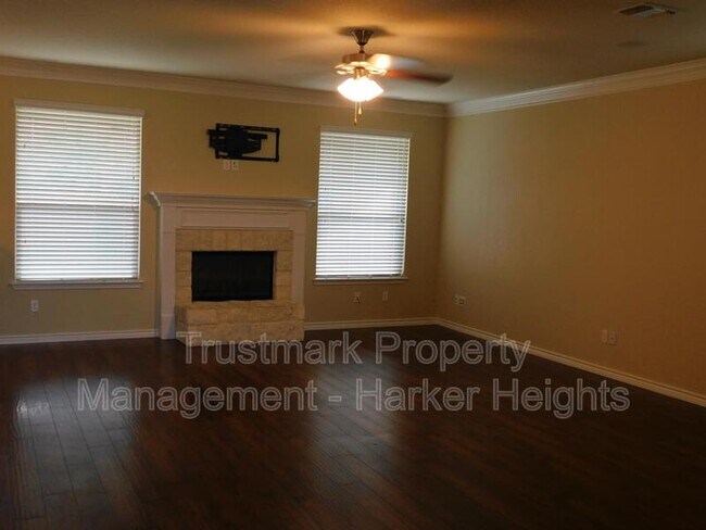 Building Photo - 828 TUSCAN Rd