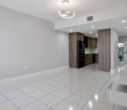 Foto del edificio - 3378 W 80th St