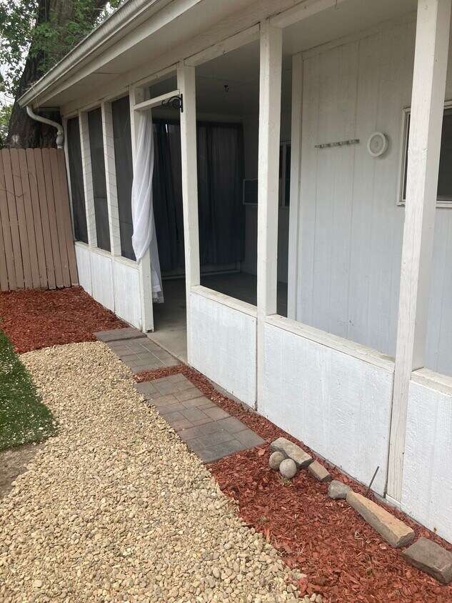 Foto principal - 1430 Pinyon Ave