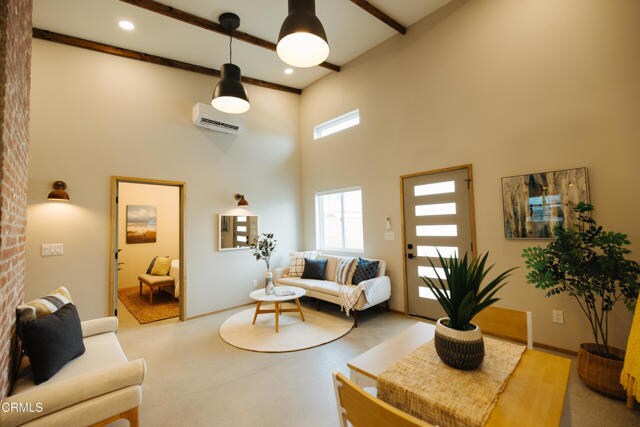 Building Photo - 187 W Park Row Ave