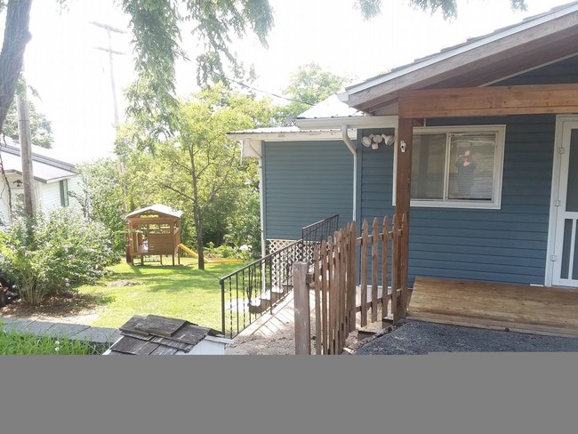 Building Photo - One Bedroom Home