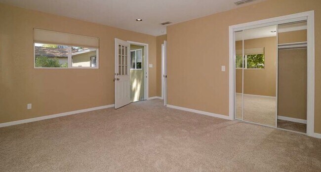 Foto del edificio - Hollywood Park Cottage