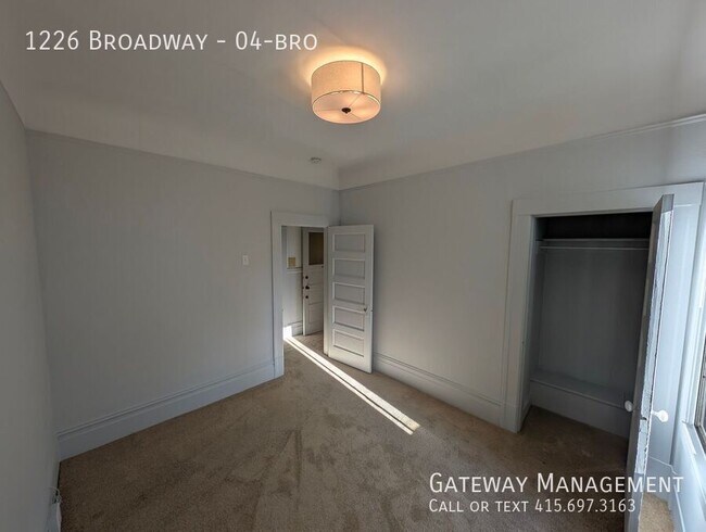 Foto del edificio - 1226 Broadway-04-bro