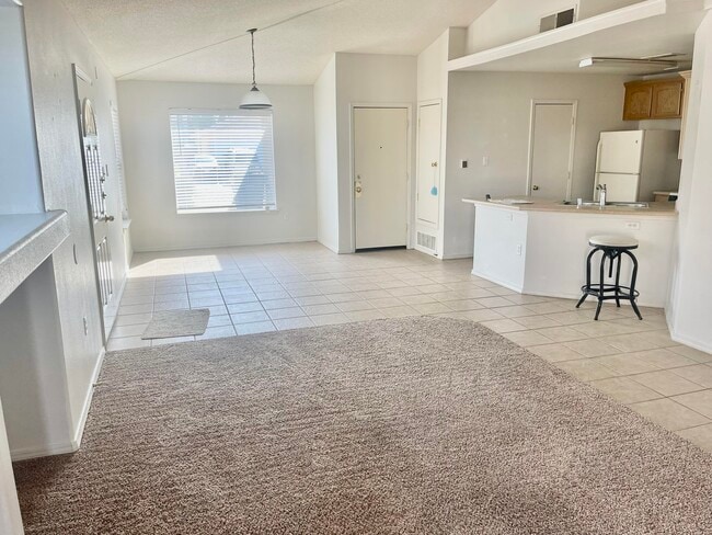 Building Photo - 14021 Tierra Leona Dr