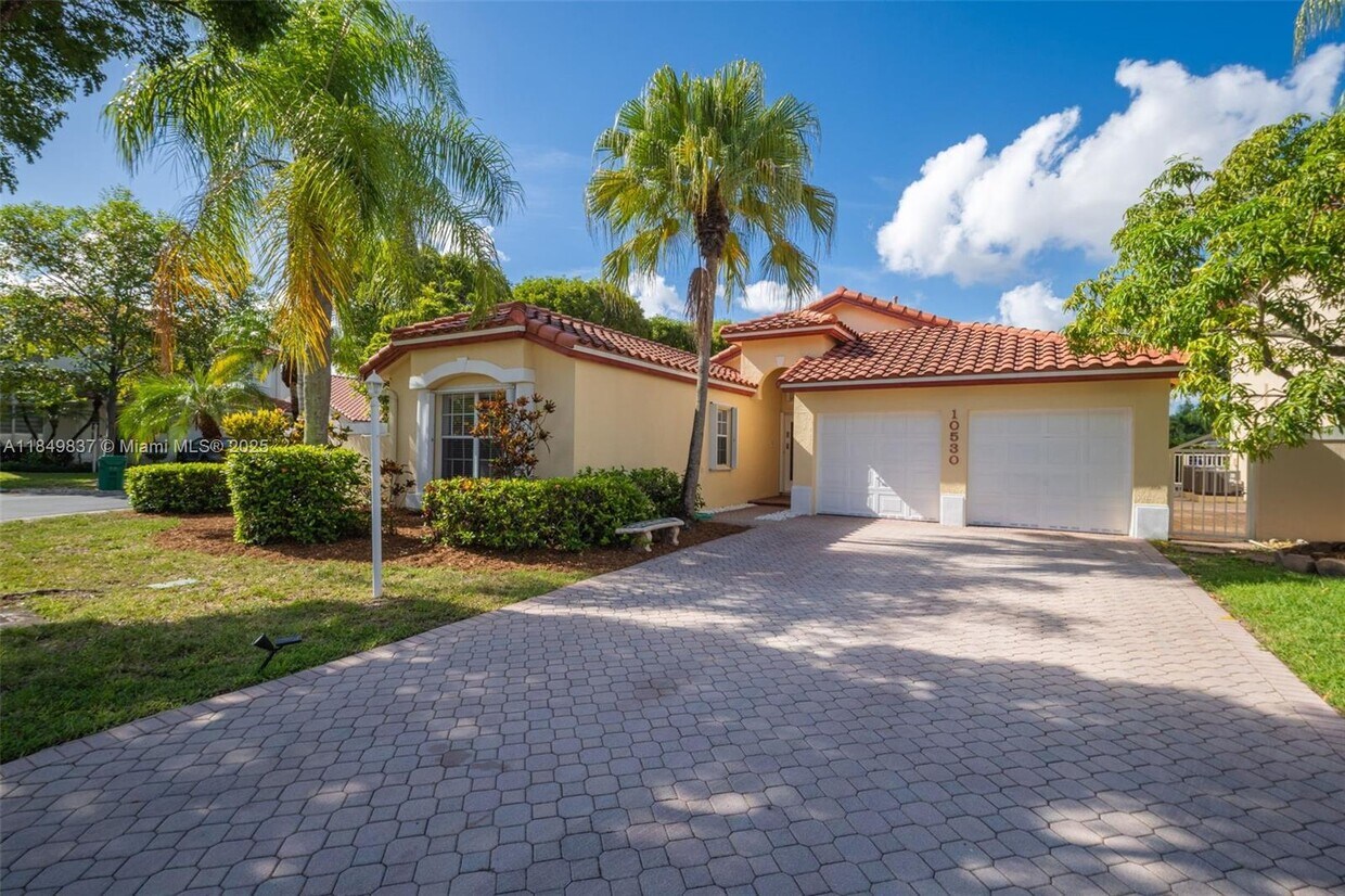 Foto principal - 10530 NW 52nd Terrace