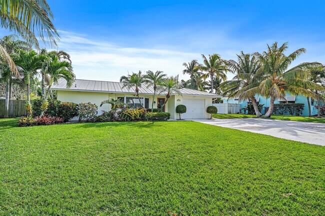 Foto del edificio - 3410 Harbor Rd S