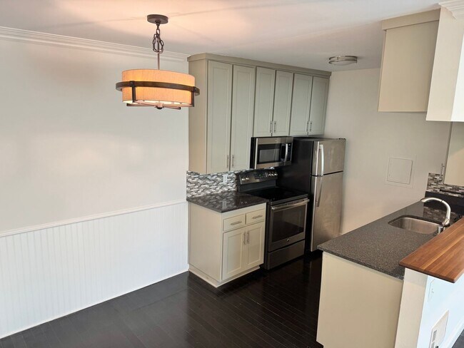 Foto del edificio - Top Floor 1 bedroom apartment Hermosa Beach