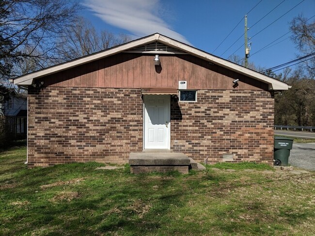 Building Photo - Affordable Duplex in Nashville/Hermitage Area