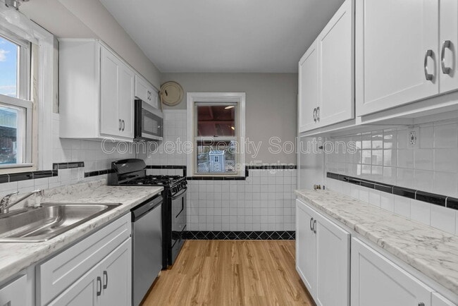 Building Photo - 2104 Lexa Dr