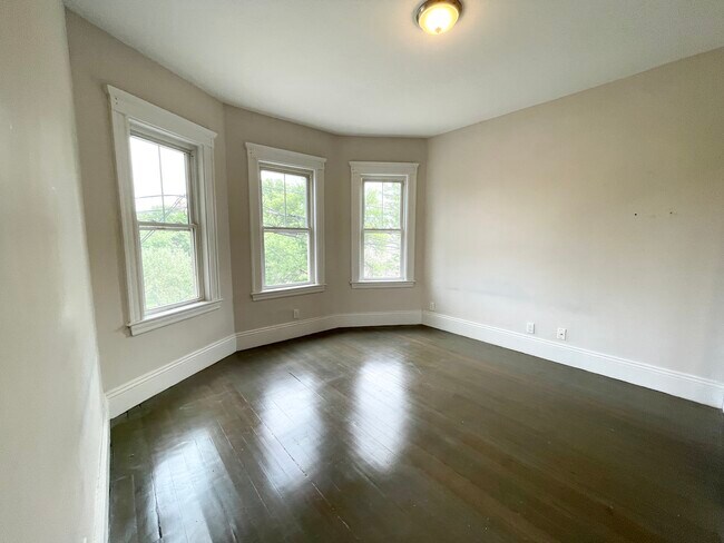 Foto del edificio - 211 E Cottage St