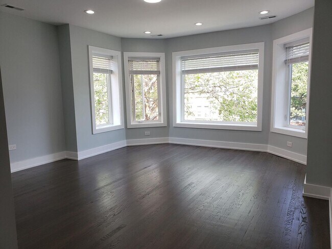 Foto del edificio - 5452 N Christiana Ave