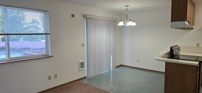 Foto del edificio - Duplex in Quiet Area of Port Angeles