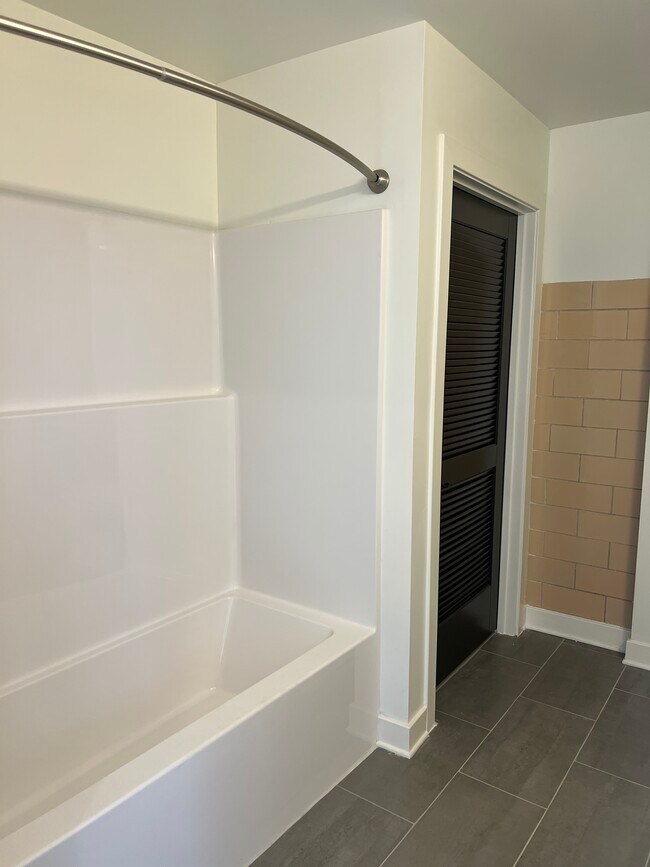 Building Photo - PULASKI LOFTS