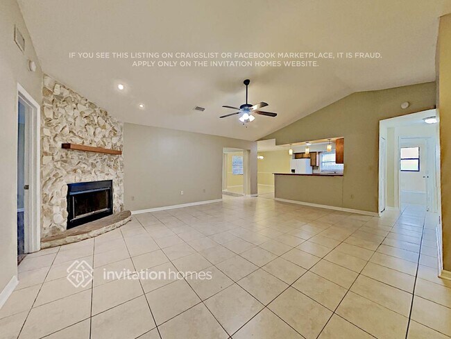 Foto del edificio - 330 Woods Lake Dr
