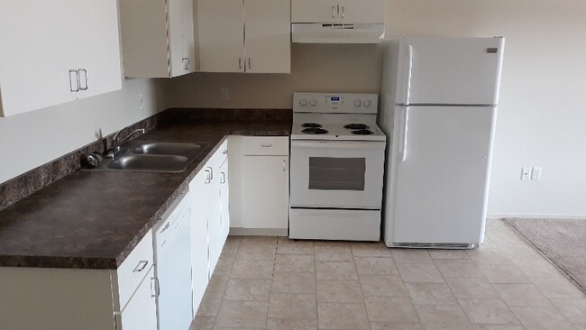 Building Photo - 408 27th St