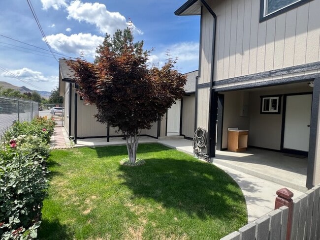 Building Photo - 934 Methow St