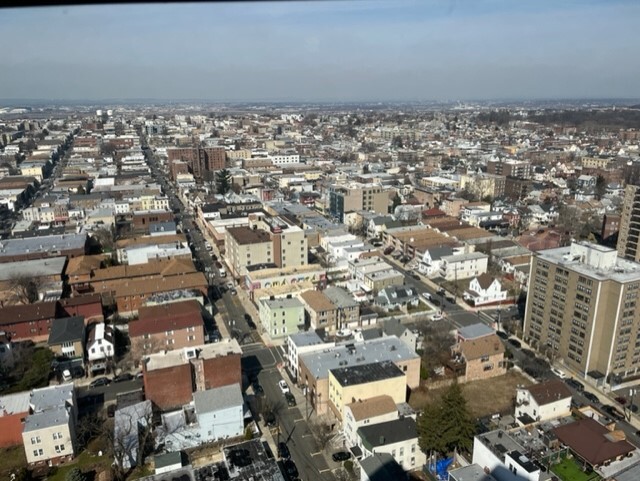 Primary Photo - 7000 Kennedy Blvd E