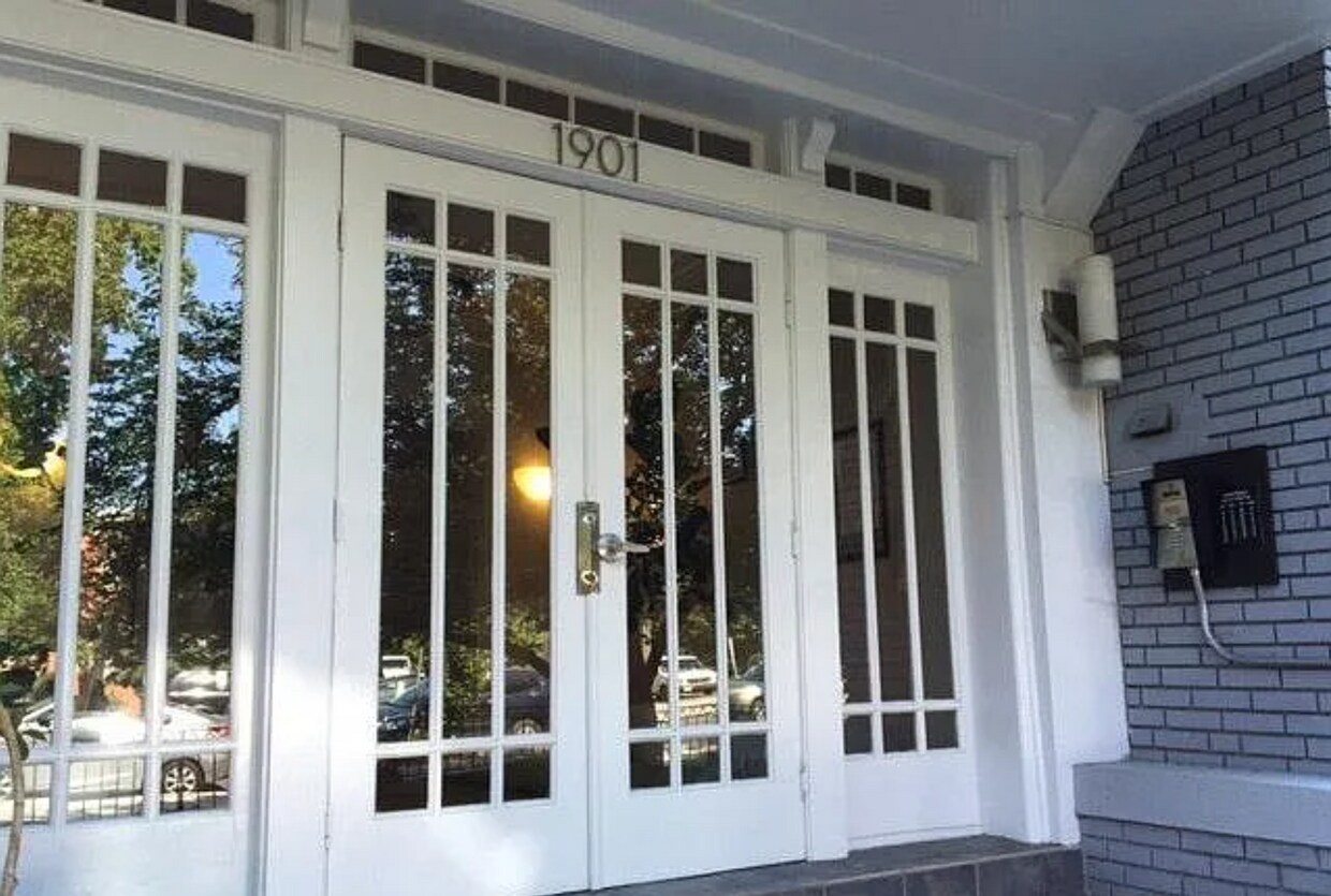 Foto principal - 1901 16th St NW