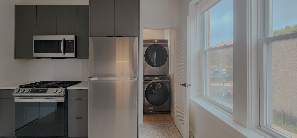 Photo - 3051 West Medill Avenue, Unit 2B