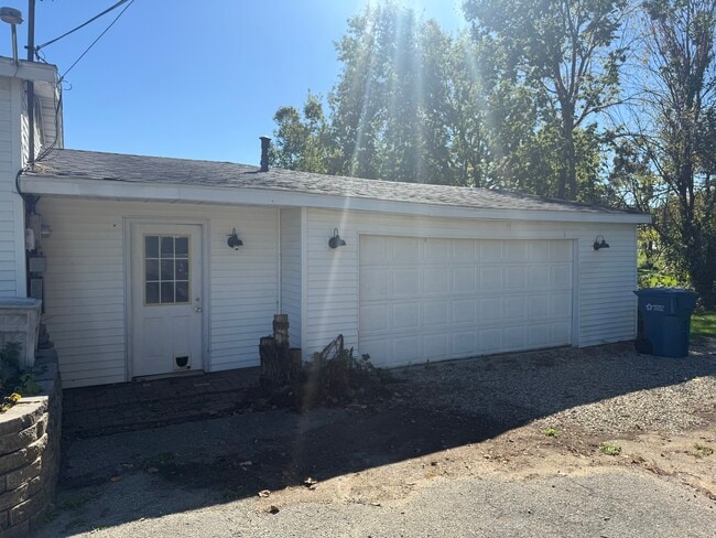Building Photo - 110 Dotson Dr