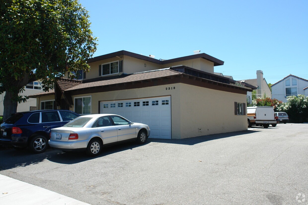 Primary Photo - 2318 Karen Dr