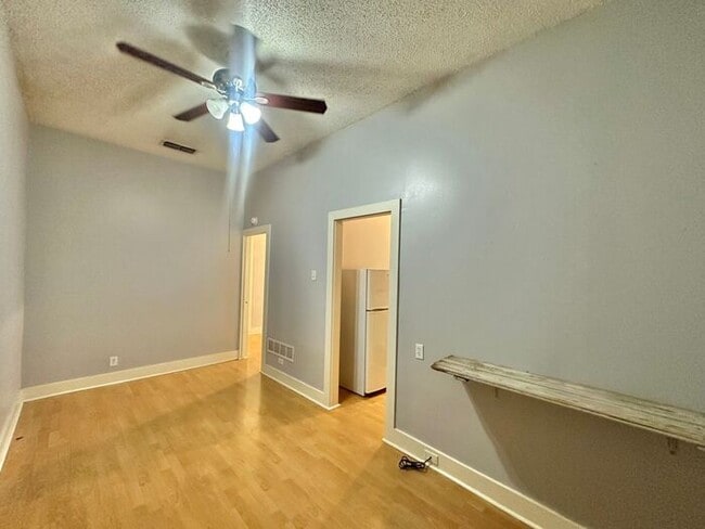 Foto del edificio - 1 Bed 1 Bath at Broadway Apartments! All B...