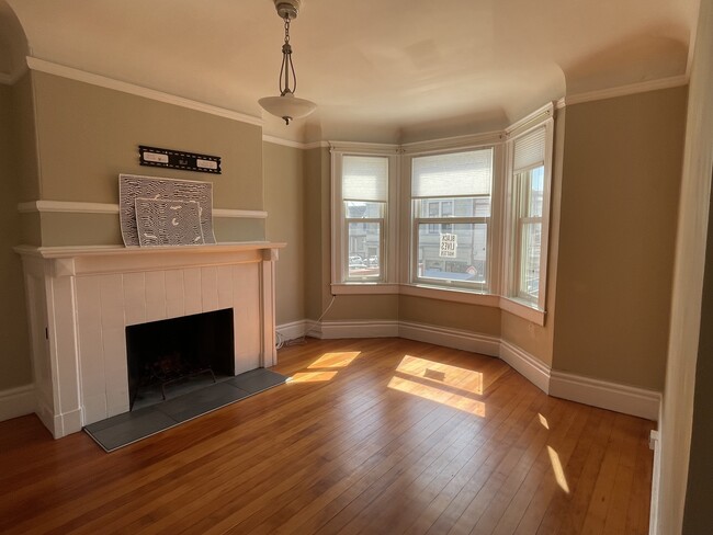 Building Photo - 320 Clement St