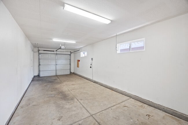 Building Photo - 3910 San Carlos Way