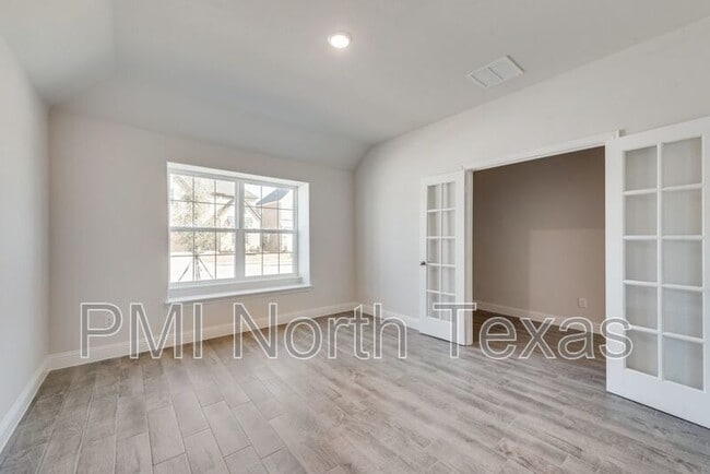 Building Photo - 309 Amenduni Ln