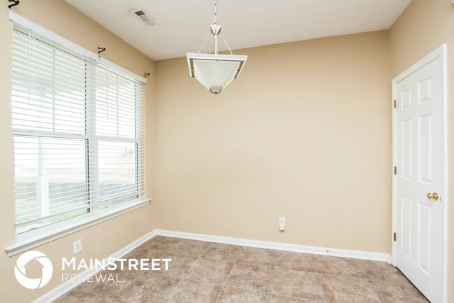 Building Photo - 4652 Parkway Cir