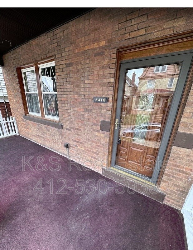 Building Photo - 418 Carl St