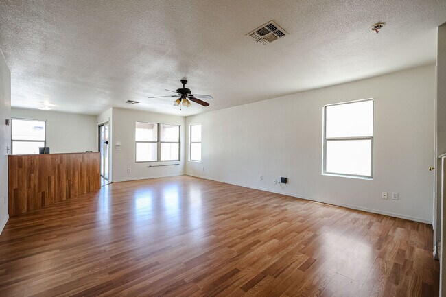 Foto del edificio - 11816 W Rosewood Dr