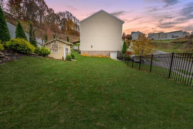 Building Photo - 263 Foxwood Rd