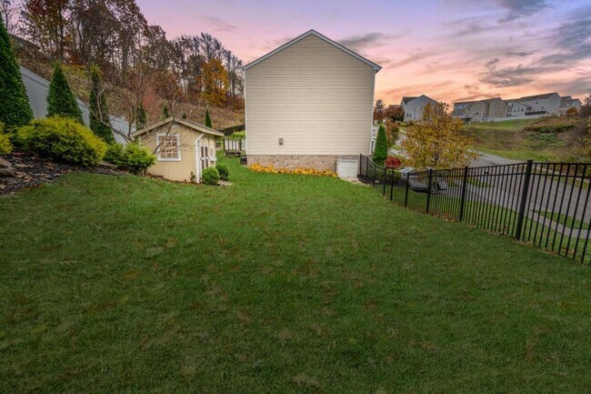 Foto del edificio - 263 Foxwood Rd