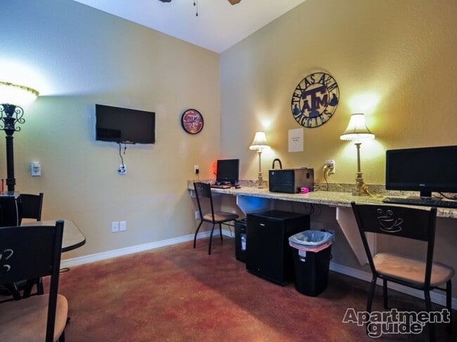 324 - 324 Apartment