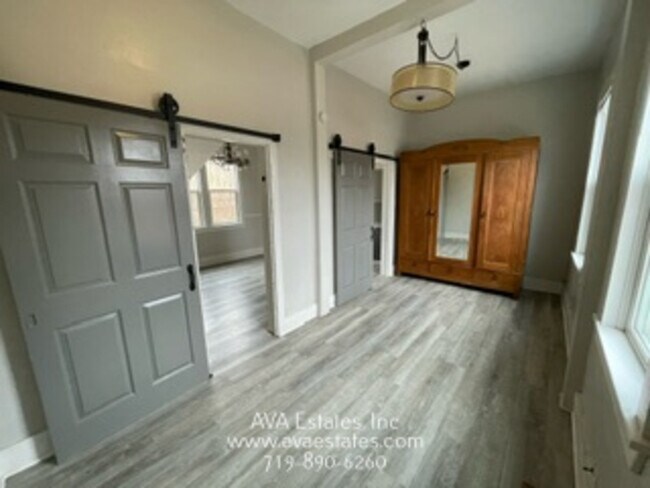 Building Photo - 1018 S Santa Fe Ave