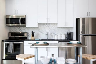 Kitchen - The Pearl & The Jewel
