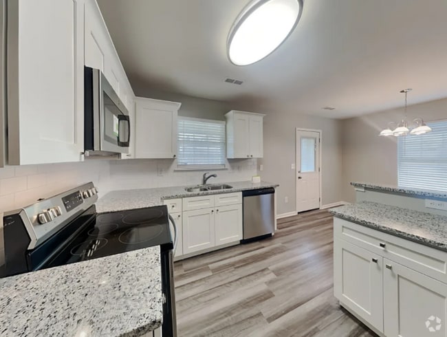 Building Photo - 1304 Crandon Dr