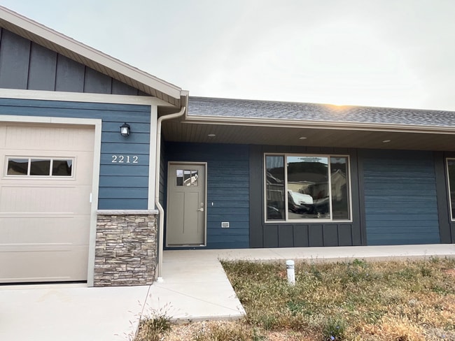 Building Photo - 2212 Quartzite Dr