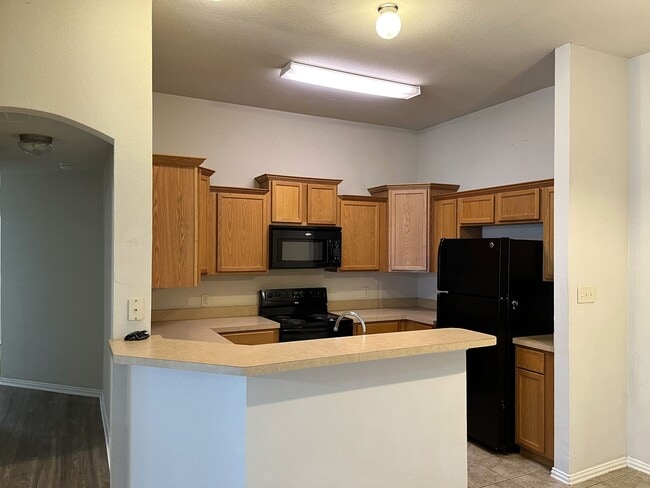 Building Photo - Sunwest Village Duplex