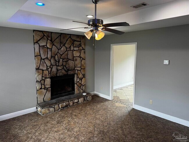 Foto del edificio - 8810 Fowler Ave