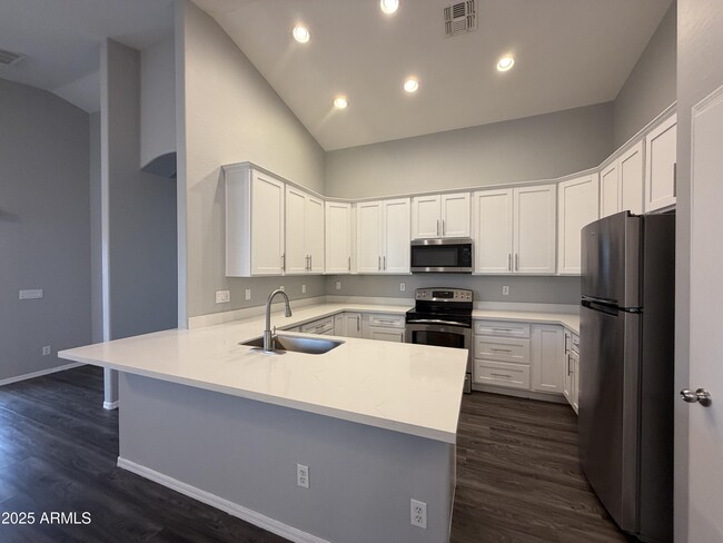 Foto del edificio - 18123 N Madison Rd