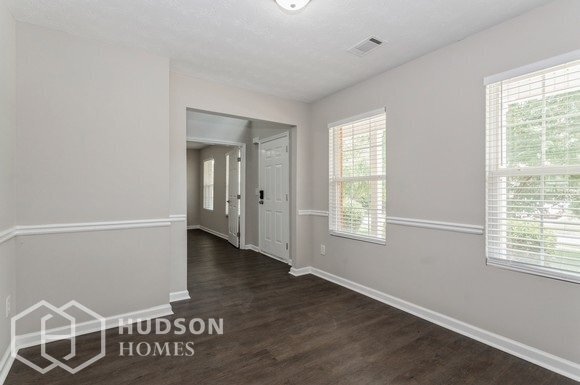 Building Photo - SELF TOUR NOW! - 1506 Locomotive Dr NE, Co...