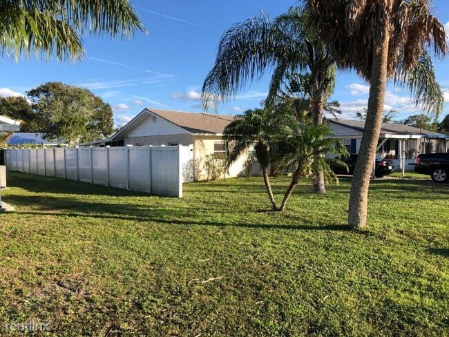 Foto del edificio - 3 br, 1 bath House - 620 Palm Avenue