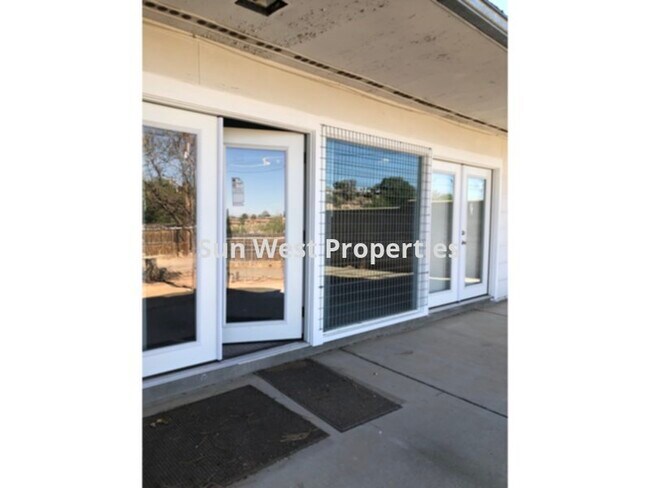 Foto del edificio - 3204 N Dustin Ave