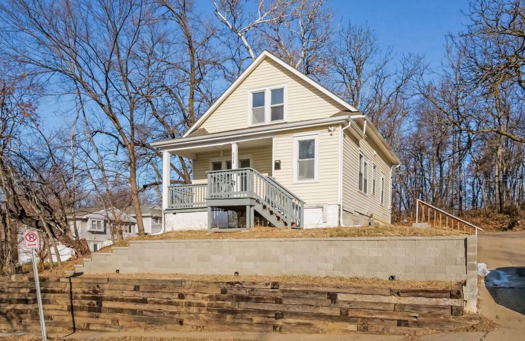 Primary Photo - 4244 Laurel Ave
