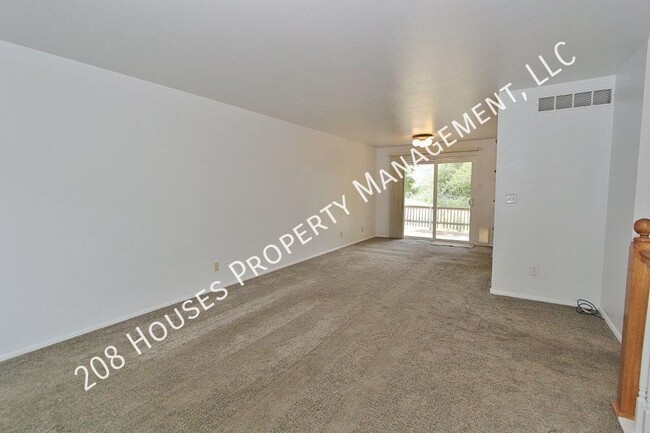 Building Photo - Charming Home on Quiet Cul-de-sac