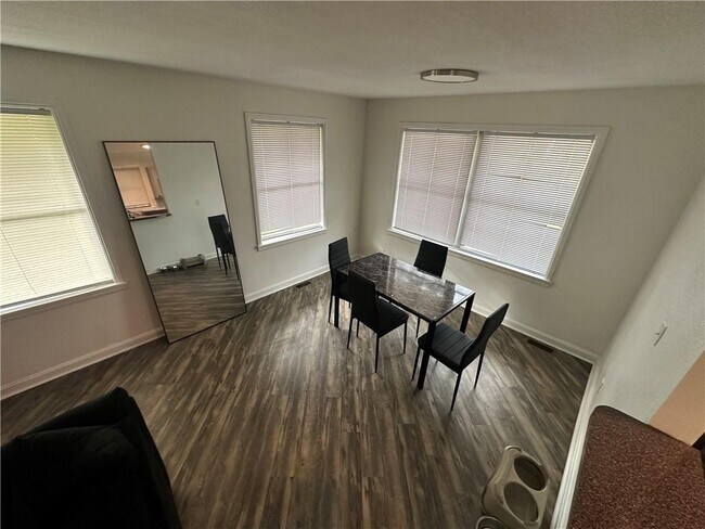Foto del edificio - 633 Halsey St