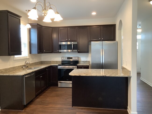 Building Photo - 125 Bur Oak Dr