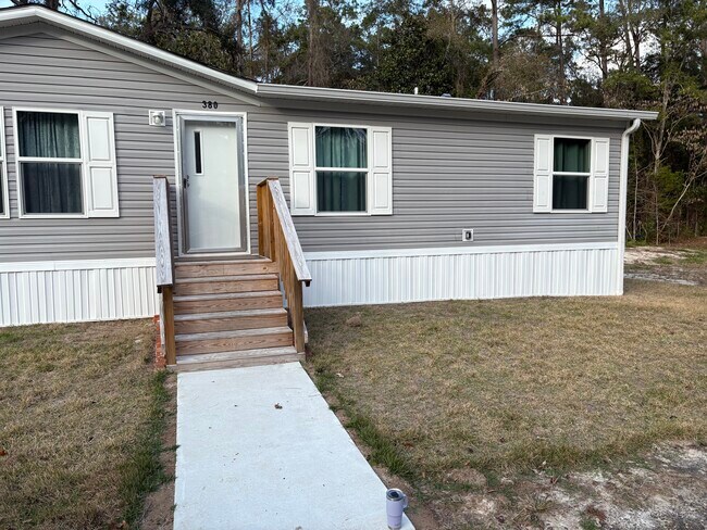 Foto del edificio - 380 Granger Hightower Ln